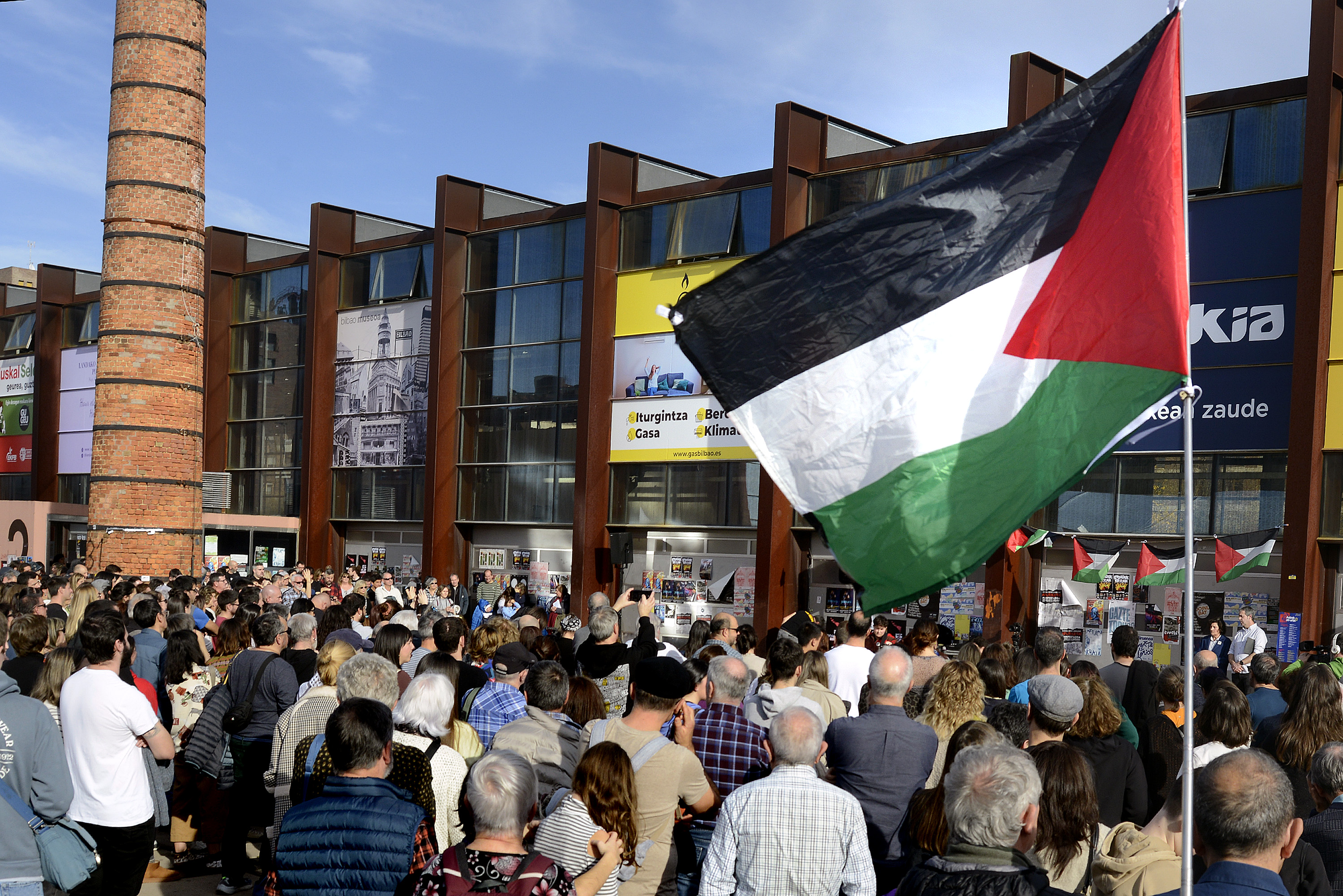 Durangoko Azoka se detiene para denunciar el Genocidio Palestino